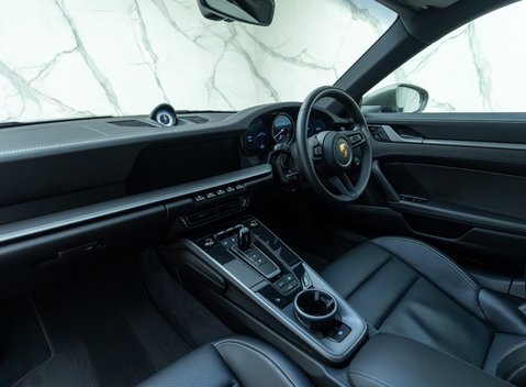 Porsche 911 Carrera 4S (992) 15