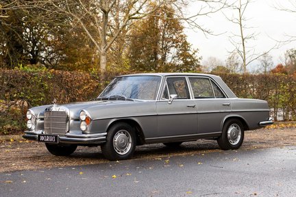 Mercedes-Benz S 280 SE 3.5 Saloon 1