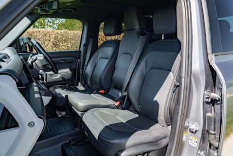 Land Rover Defender 110 Hard Top X-Dynamic HSE 8