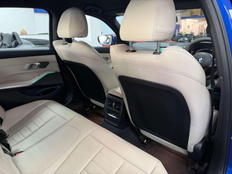 BMW 3 Series 2.0 330e 12kWh M Sport Saloon 4dr Petrol Plug-in Hybrid Auto Euro 6 (s/s) ( 34