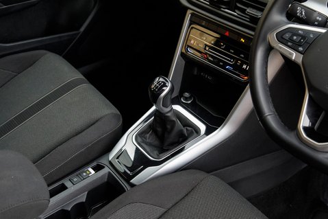 Volkswagen T-Roc LIFE TSI 33