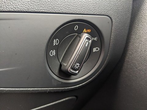 Volkswagen Tiguan R-LINE TDI BMT 4MOTION DSG 33