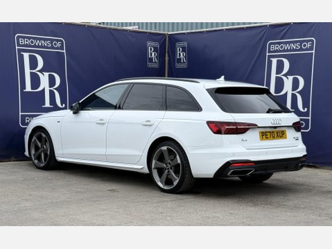 Audi A4 2.0 TDI 40 Black Edition Estate 5dr Diesel S Tronic quattro Euro 6 (s/s) (1 7