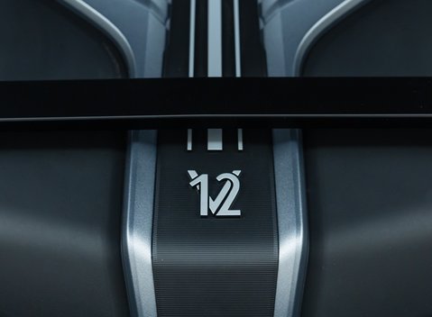 Rolls-Royce Cullinan Series II BLACK BADGE 44