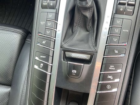 Porsche Macan 3.0 Macan S Semi-Auto 4WD 5dr 22