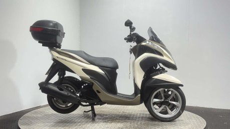 Yamaha Tricity 125 2015 3 WHEELER TRIKE 125CC PROJECT BIKE SPARES OR REPAIR LEARNER 1