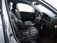 Jaguar XJ 3.0 V6 Sovereign Saloon 4dr Petrol Automatic (249 g/km, 240 bhp) 3