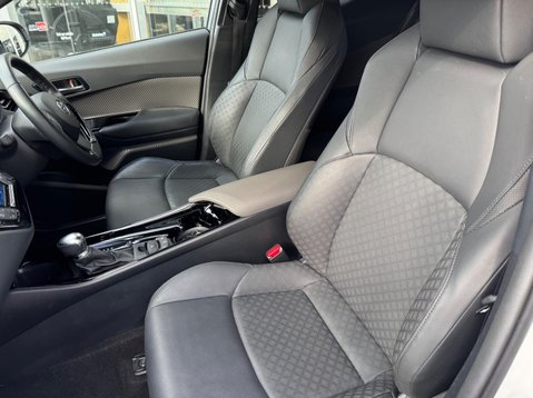 Toyota C-HR EXCEL 27