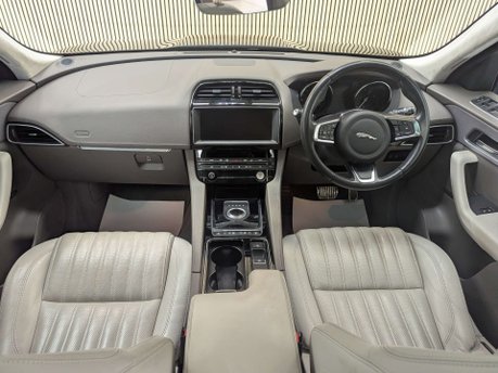 Jaguar F-Pace 2.0 F-PACE Portfolio AWD Auto 4WD 5dr 2
