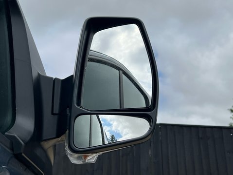 Ford Transit Custom 300 LIMITED P/V L2 H1 22