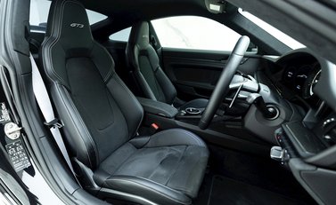 Porsche 911 (992) GT3 10