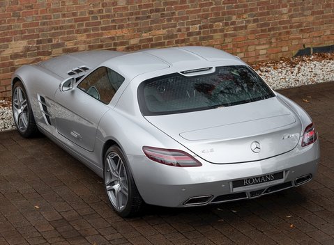 Mercedes-Benz SLS AMG 11