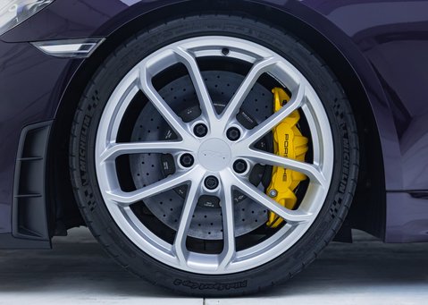 Porsche Cayman GT4 (718) 