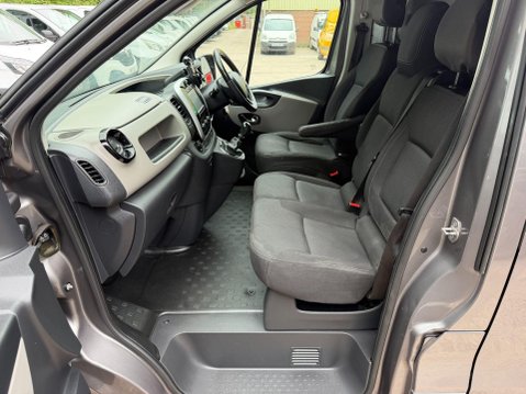 Renault Trafic 1.6 dCi 27 Sport Nav Panel Van 5dr Diesel Manual SWB Standard Roof Euro 6 ( 47