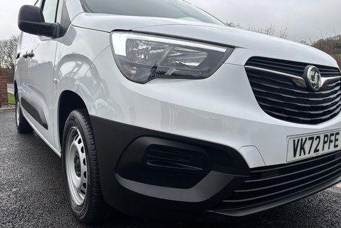 Vauxhall Combo L2H1 2300 Dynamic Panel Van 22