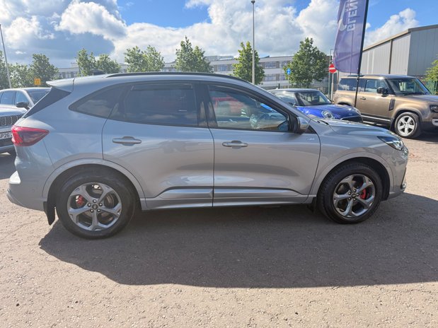 Ford Kuga ST-LINE 8