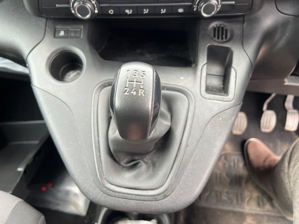 2020 Vauxhall ComboLWB L2H1 Low Roof Sportive 2300 Air Con Sensors Tow Bar Euro 6 NO VAT — thumbnail 40 of 51