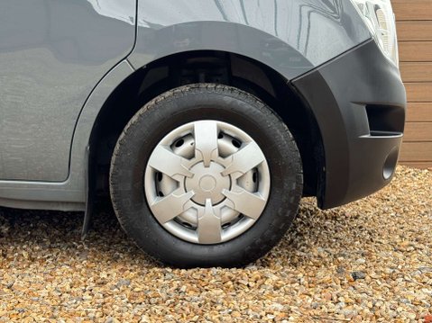Nissan NV400 2.3 NV400 Tekna DCI 14