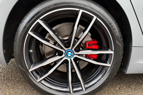 BMW 3 Series 330E M SPORT -VAT Q -DRIVING ASSISTANT PRO -PAN ROOF -H/K -M PRO PACK 78