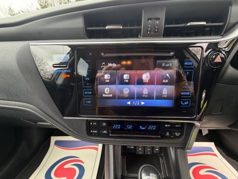 Toyota Auris 1.2 VVT-i Excel CVT Euro 6 (s/s) 5dr (Safety Sense) 71