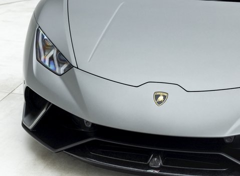 Lamborghini Huracan LP640-4 Performante 18