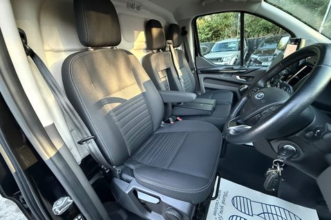 Ford Transit Custom 280 LIMITED ECOBLUE - NO VAT - 1 OWNER—FULL SERVICE HISTORY -APPLE CARPLAY  15