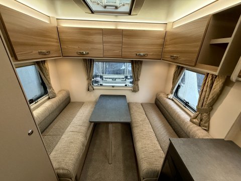 Swift Edge 486 Black Edition 23