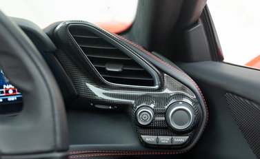 Ferrari 488 SPIDER 28