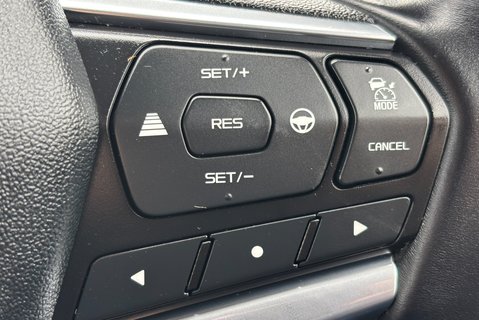 Isuzu D-Max DL40 1.9 TD Double Cab 4x4 Pickup - Roller Shutter 22