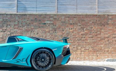 Lamborghini Aventador SV LP750-4 Roadster 28