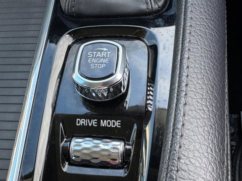 Volvo S90 2.0 T4 Momentum Plus Auto Euro 6 (s/s) 4dr 31