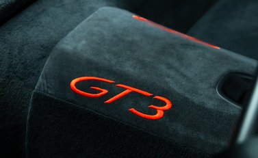Porsche 911 GT3 (991.2) 12