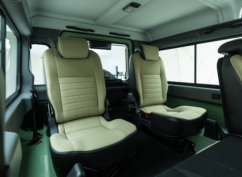 Land Rover Defender 110 HERITAGE 17