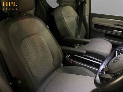 Volkswagen Id. Buzz Pro 77kWh Life MPV 5dr Electric Auto (204 ps) Air Con - Bluetooth 11
