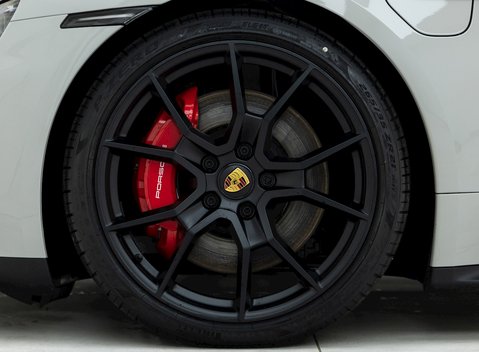 Porsche Taycan GTS Sport Turismo 8