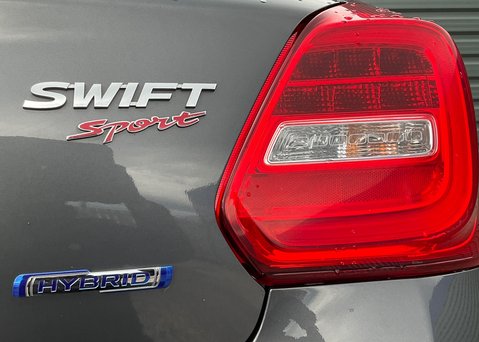 Suzuki Swift  1.4 Boosterjet 48V Hybrid Sport 12