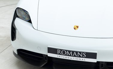 Porsche Taycan GTS Sport Turismo 26