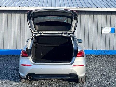 BMW 1 Series 1.5 118i Sport Euro 6 (s/s) 5dr 9