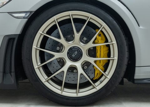 Porsche 911 GT2 RS (991)