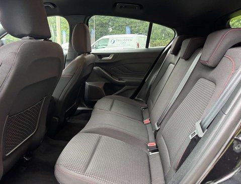 Ford Focus 1.5 Focus ST-Line EcoBlue Auto 5dr 46