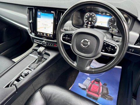 Volvo V90 2.0 D4 Momentum Auto Euro 6 (s/s) 5dr 43