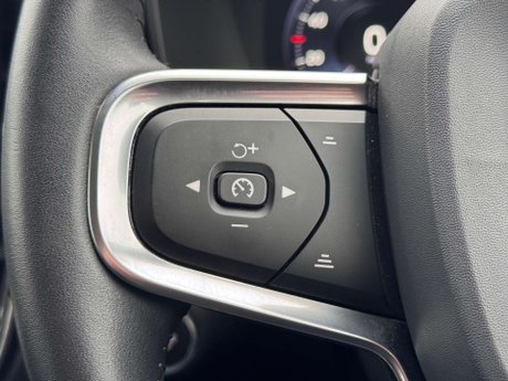 Volvo XC40 2.0 XC40 Momentum D3 5dr 23