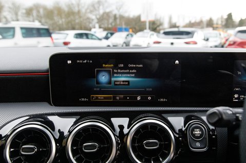 Mercedes-Benz A Class A 200 AMG LINE EXECUTIVE 29