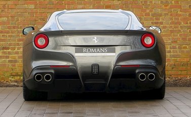 Ferrari F12 Berlinetta 7