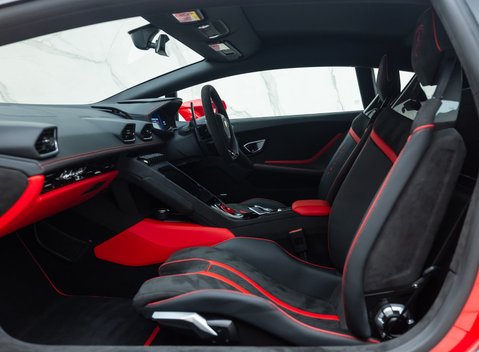 Lamborghini Huracan TECNICA 16