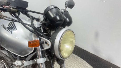 Honda CB 1998 42K GOOD COMMUTER BIKE NEW MOT SERVICED 600CC NAKED 20