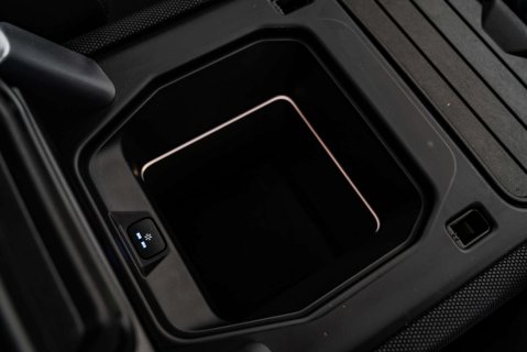 Land Rover Defender V8 Carpathian Edition 17