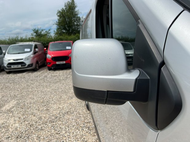Renault Trafic SWB L1H1 Low Roof Sportive Air Con Nav EURO 6 NO VAT 18
