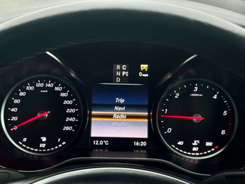 Mercedes-Benz V Class 2.2 V220d AMG Line MPV 5dr Diesel G-Tronic+ Euro 6 (s/s) 7 Seat (163 ps) 61