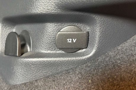 Volkswagen Golf 2.0 TSI BlueMotion Tech GTI Hatchback 5dr Petrol DSG Euro 6 (s/s) (220 ps) 48